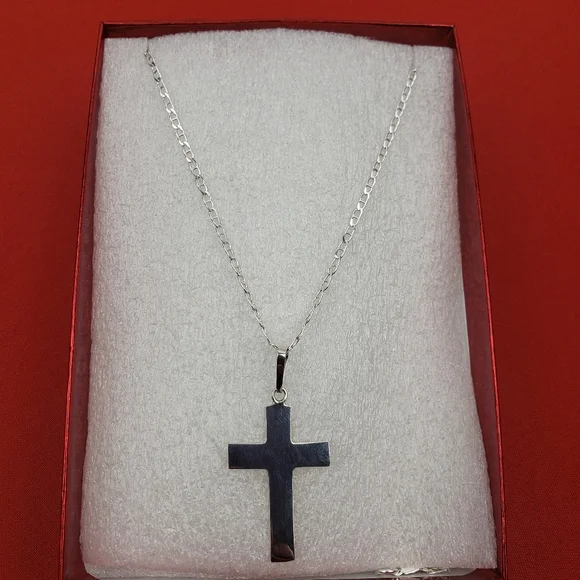 925 sterling silver cross pendant and 925 silver chain - Picture 8 of 13